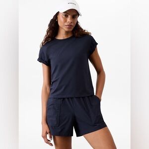 Athleta Wayfind High Rise 5" Short Navy Small